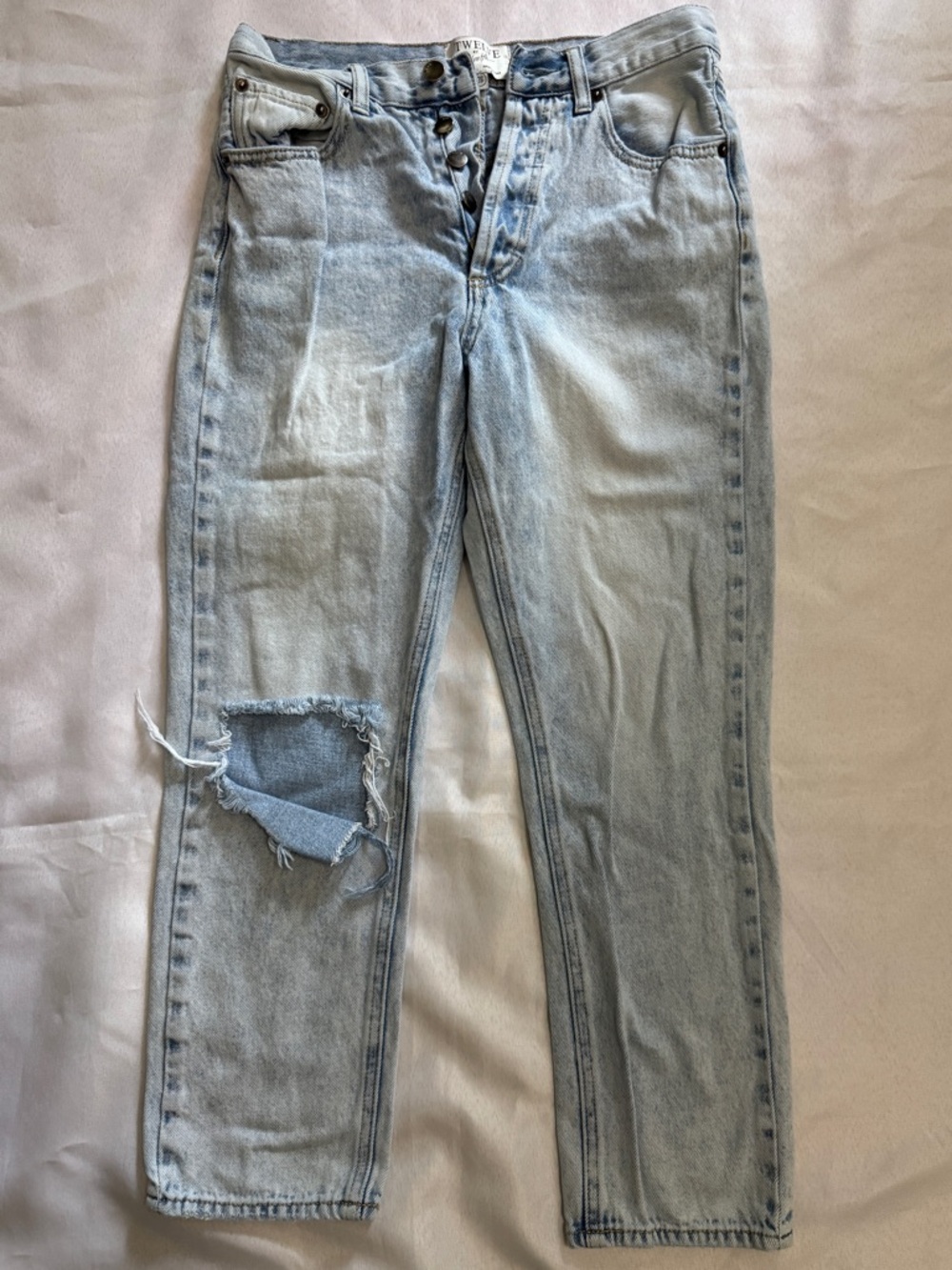 Twelve by OnTwelfth Crop Light Wash Distressed Jeans Size 26